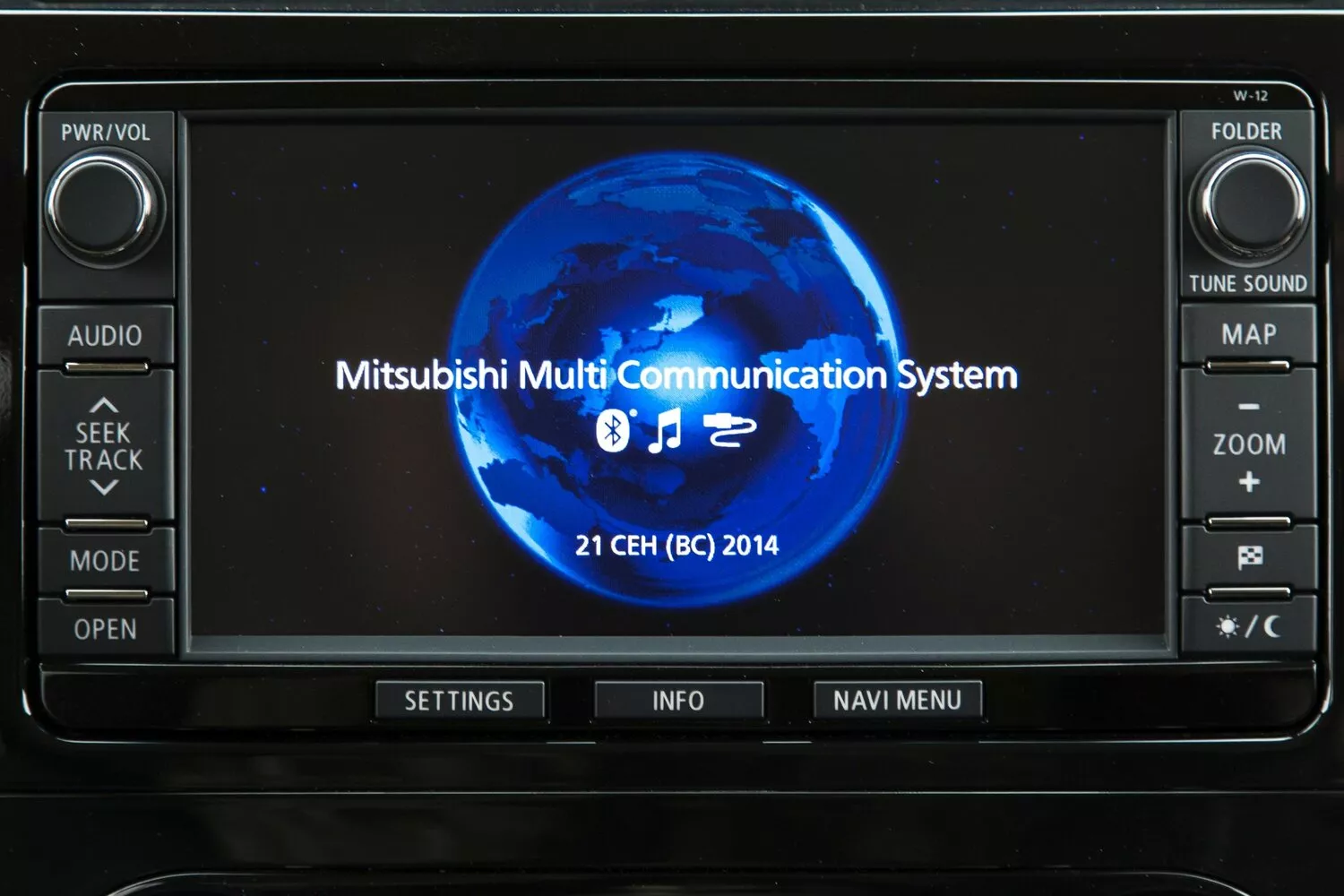 Фото интерьера Mitsubishi Pajero  IV Рестайлинг 2 2014 -  2024 
                                            