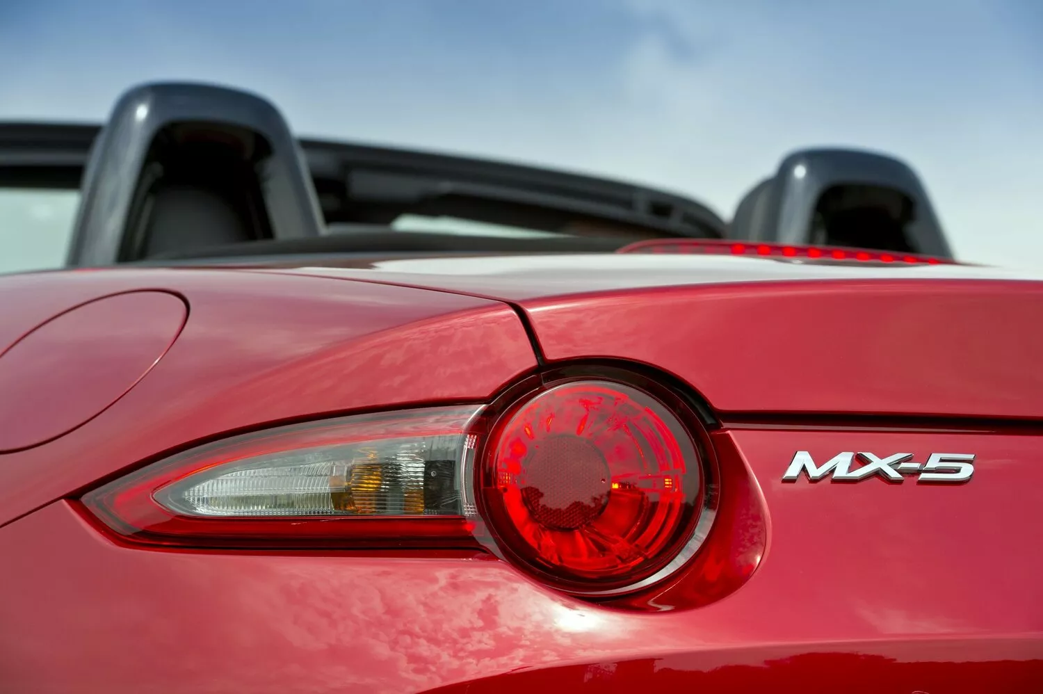 Фото задних фонорей Mazda MX-5  IV (ND) 2015 -  2024 
                                            