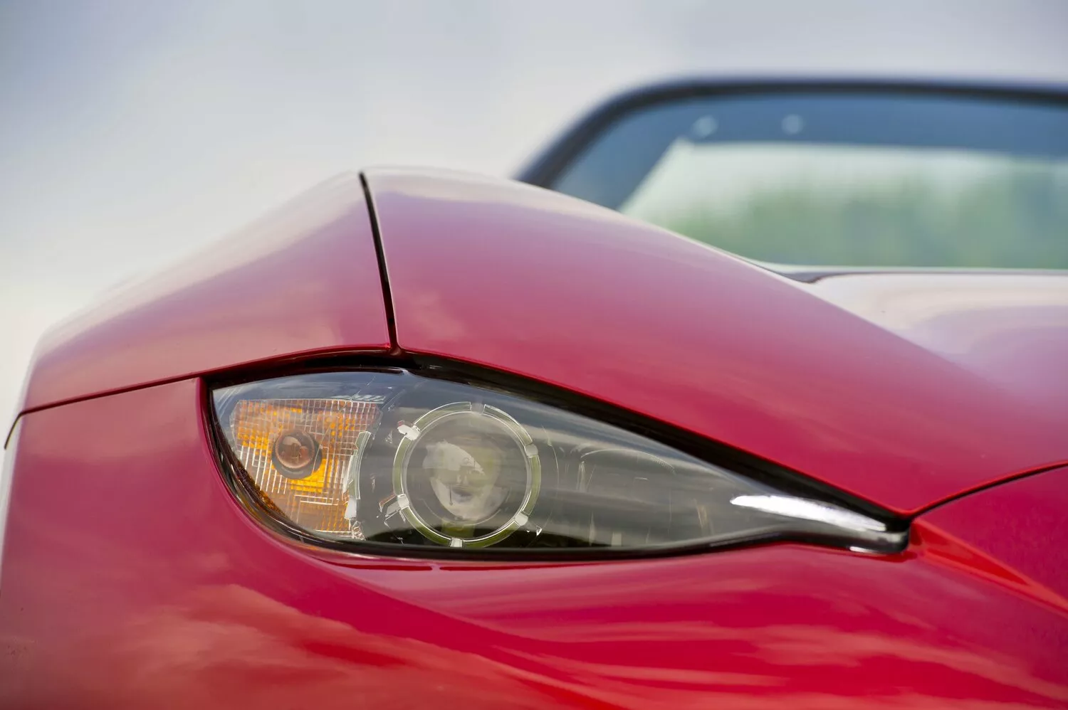 Фото передних фар Mazda MX-5  IV (ND) 2015 -  2024 
                                            