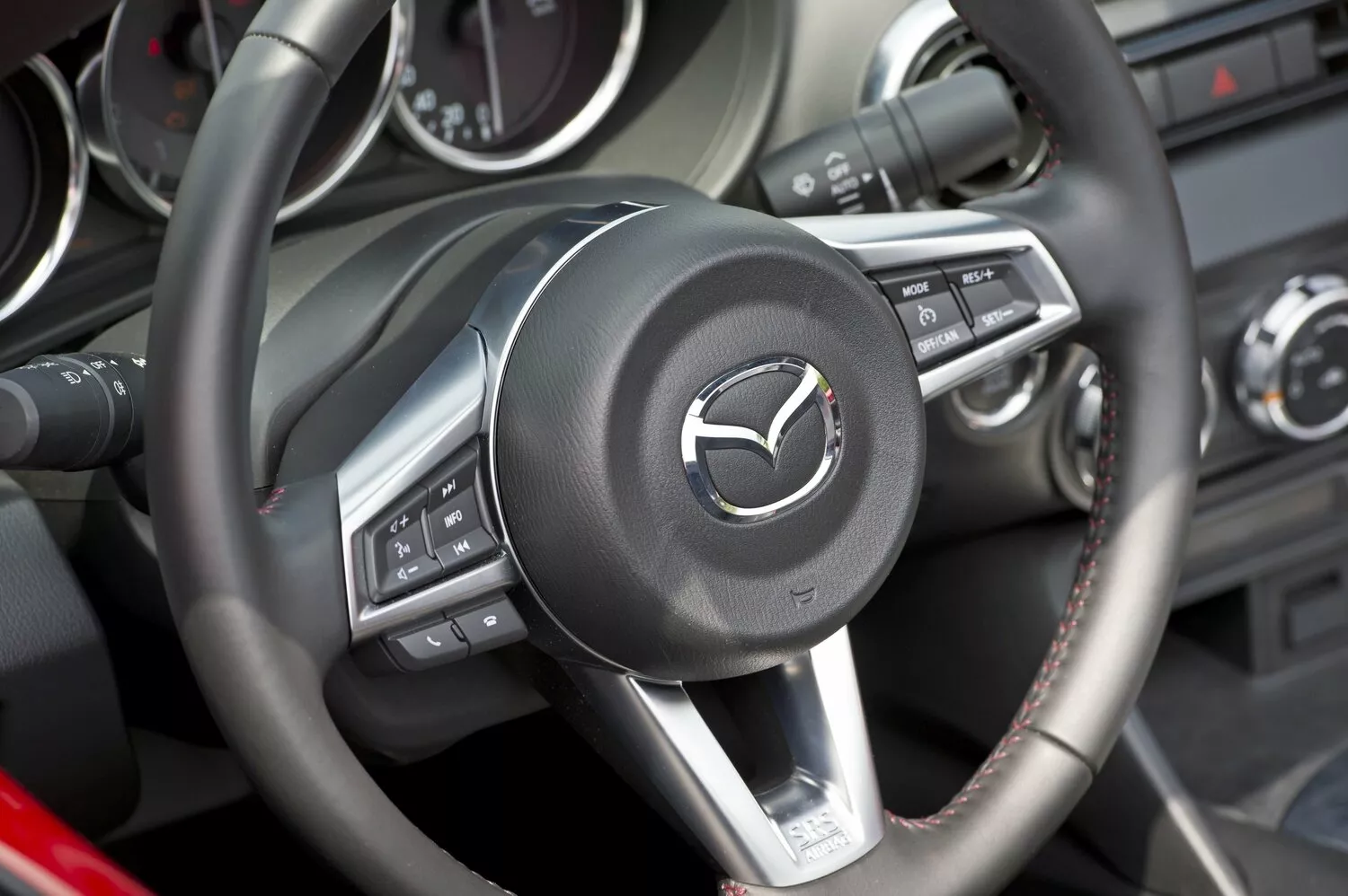 Фото рулевого колеса Mazda MX-5  IV (ND) 2015 -  2024 
                                            