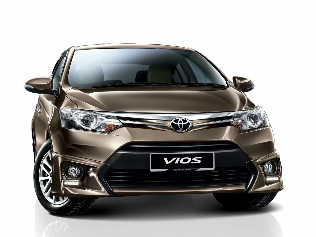 Фото спереди Toyota Vios  III 2013 -  2024 
                                            