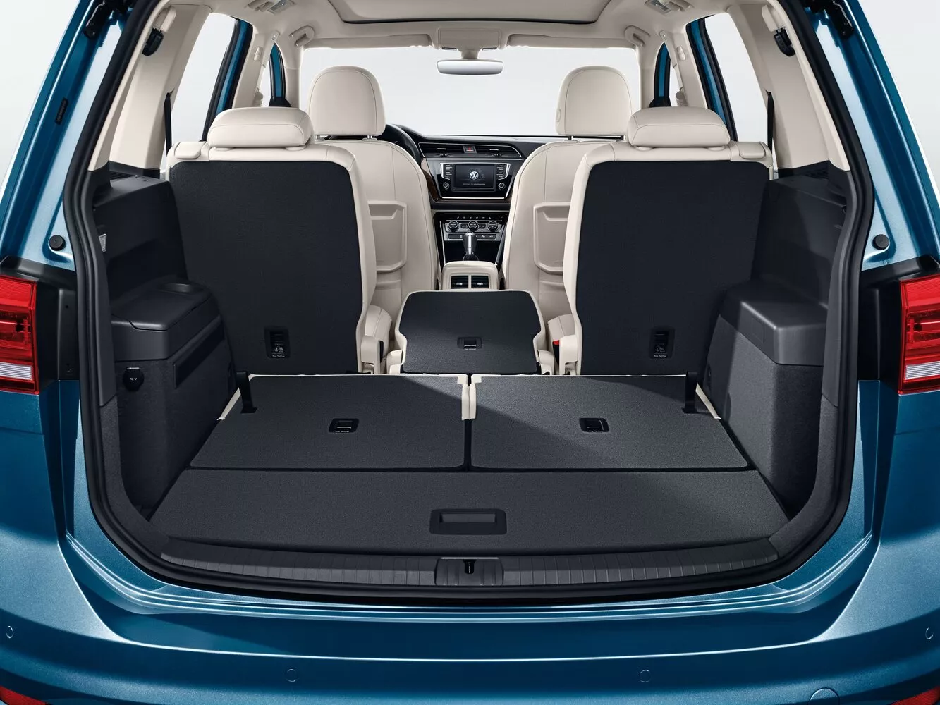 Фото багажника Volkswagen Touran  III 2015 -  2024 
                                            