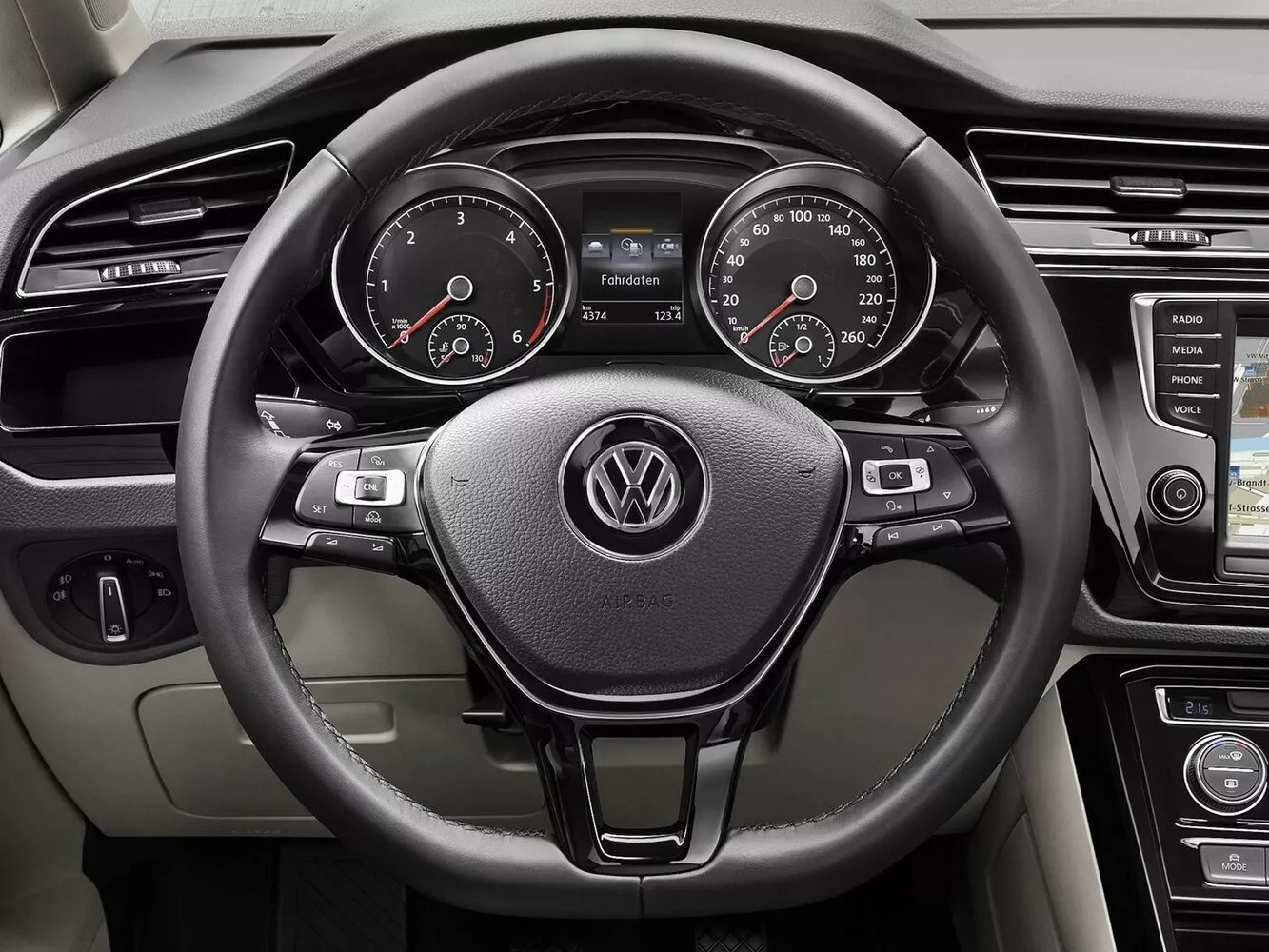 Фото рулевого колеса Volkswagen Touran  III 2015 -  2024 
                                            