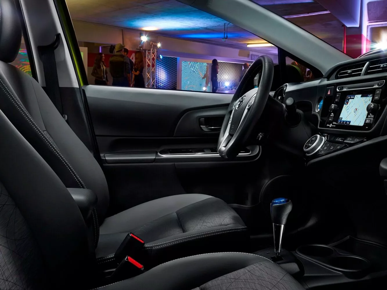 Фото места водителя Toyota Prius c  I Рестайлинг 2015 -  2024 
                                            