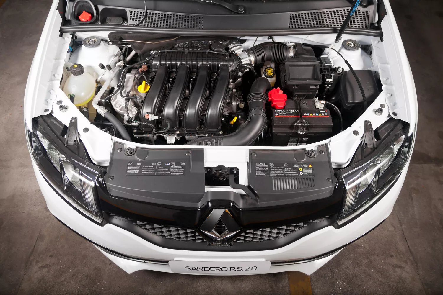 Фото интерьера Renault Sandero RS   2015 -  2024 
                                            
