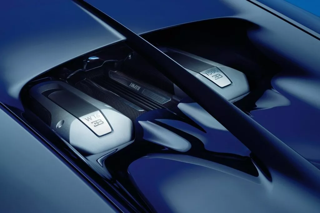 Фото интерьера Bugatti Chiron   2016 -  2024 
                                            