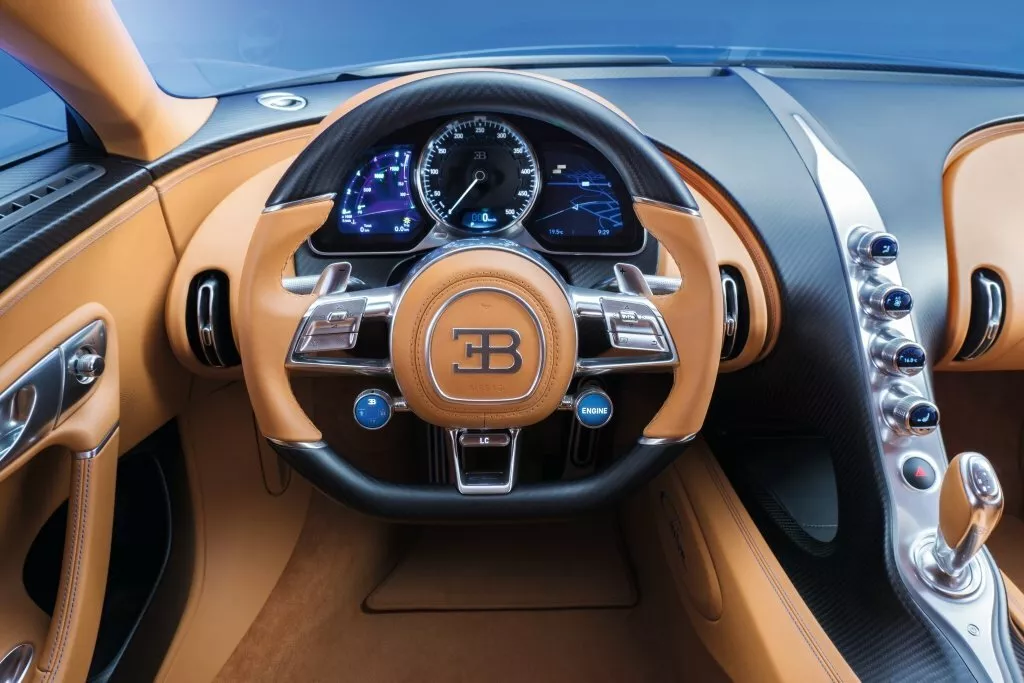 Фото рулевого колеса Bugatti Chiron   2016 -  2024 
                                            