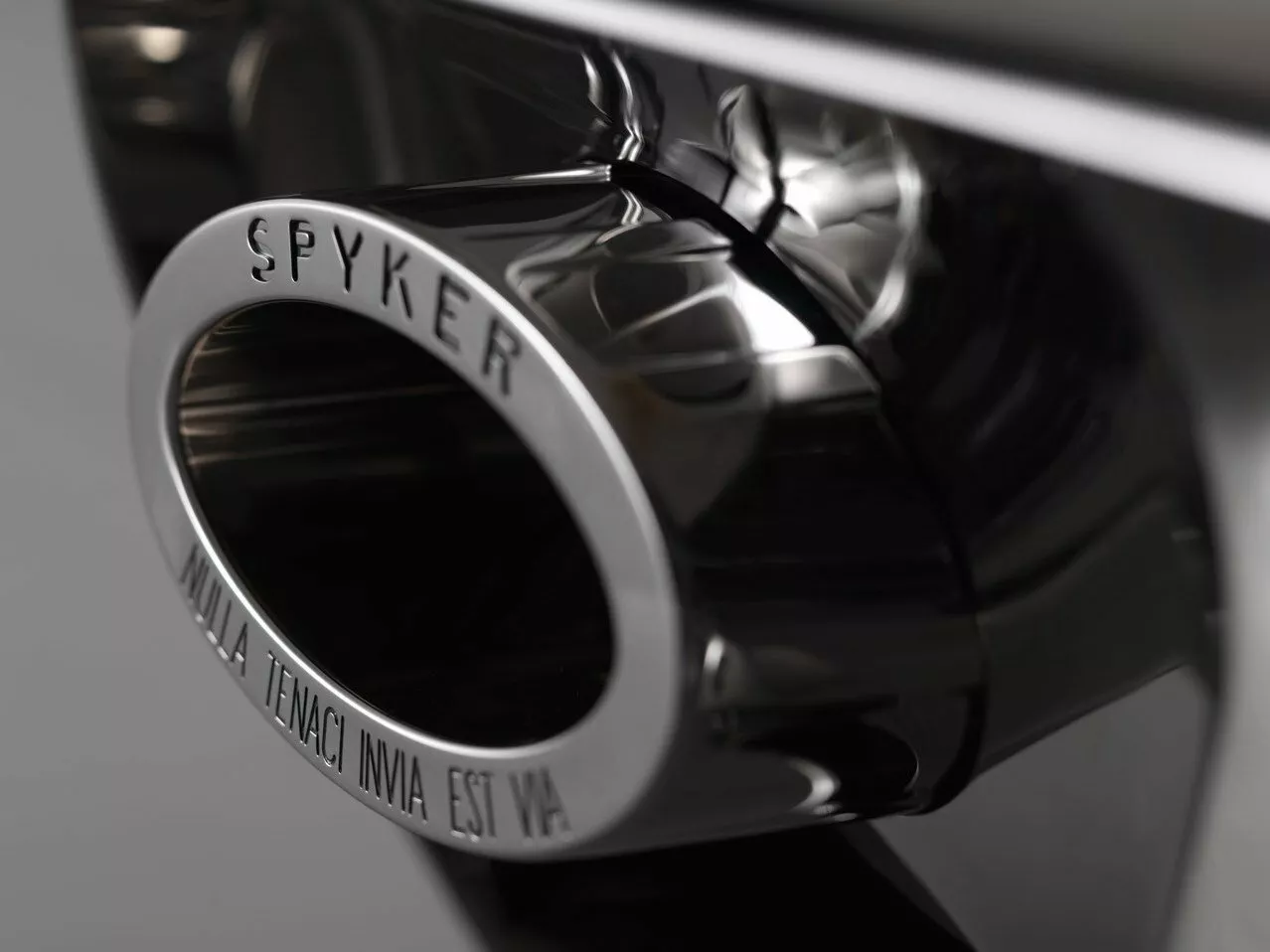 Фото интерьера Spyker C8 Preliator  2001 -  2024 
                                            