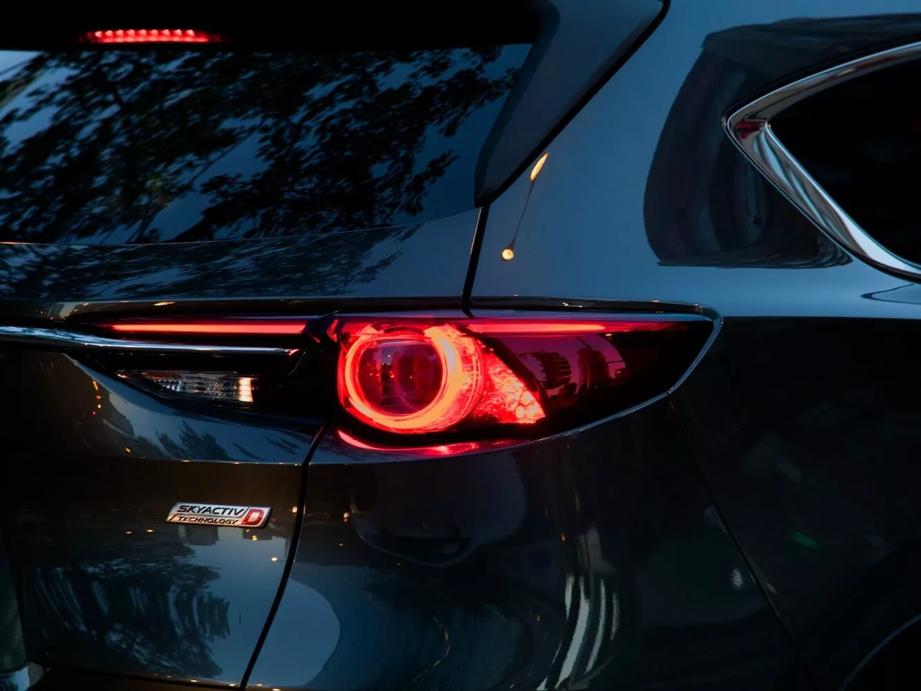 Фото задних фонорей Mazda CX-8   2017 -  2024 
                                            