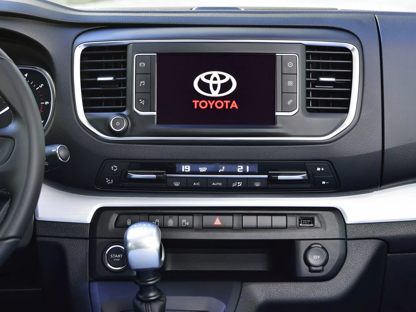 Фото интерьера Toyota ProAce L2 II 2016 -  2024 
                                            
