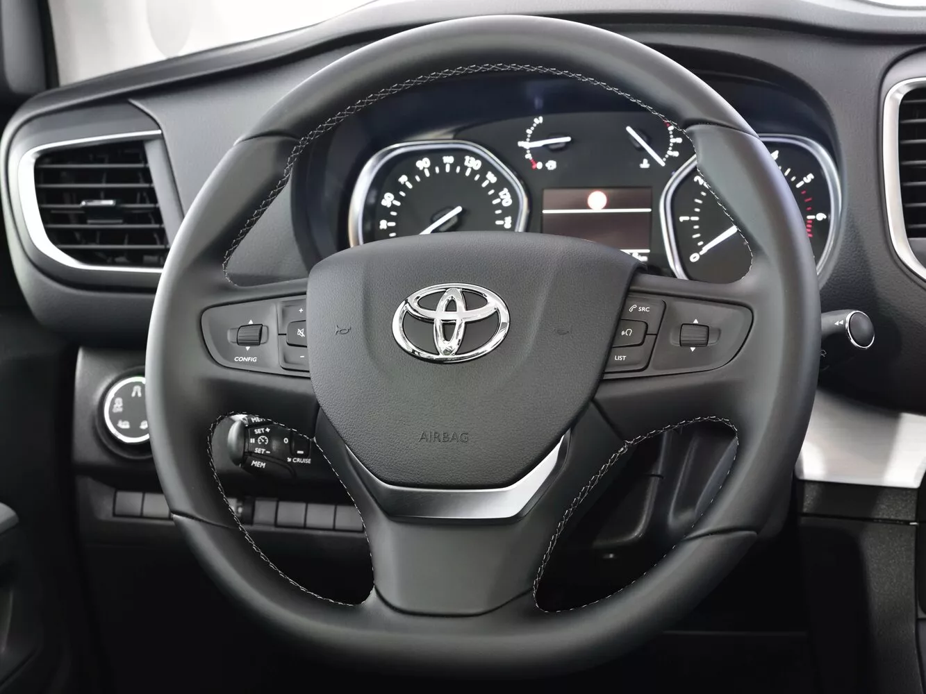 Фото рулевого колеса Toyota ProAce L2 II 2016 -  2024 
                                            