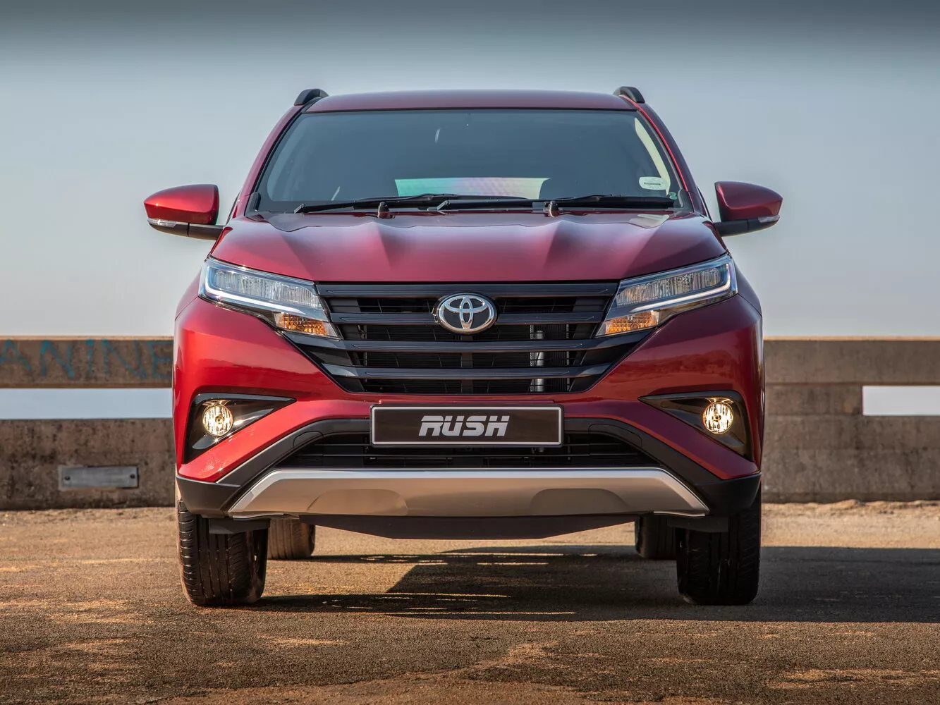 Фото спереди Toyota Rush  II 2017 -  2024 
                                            