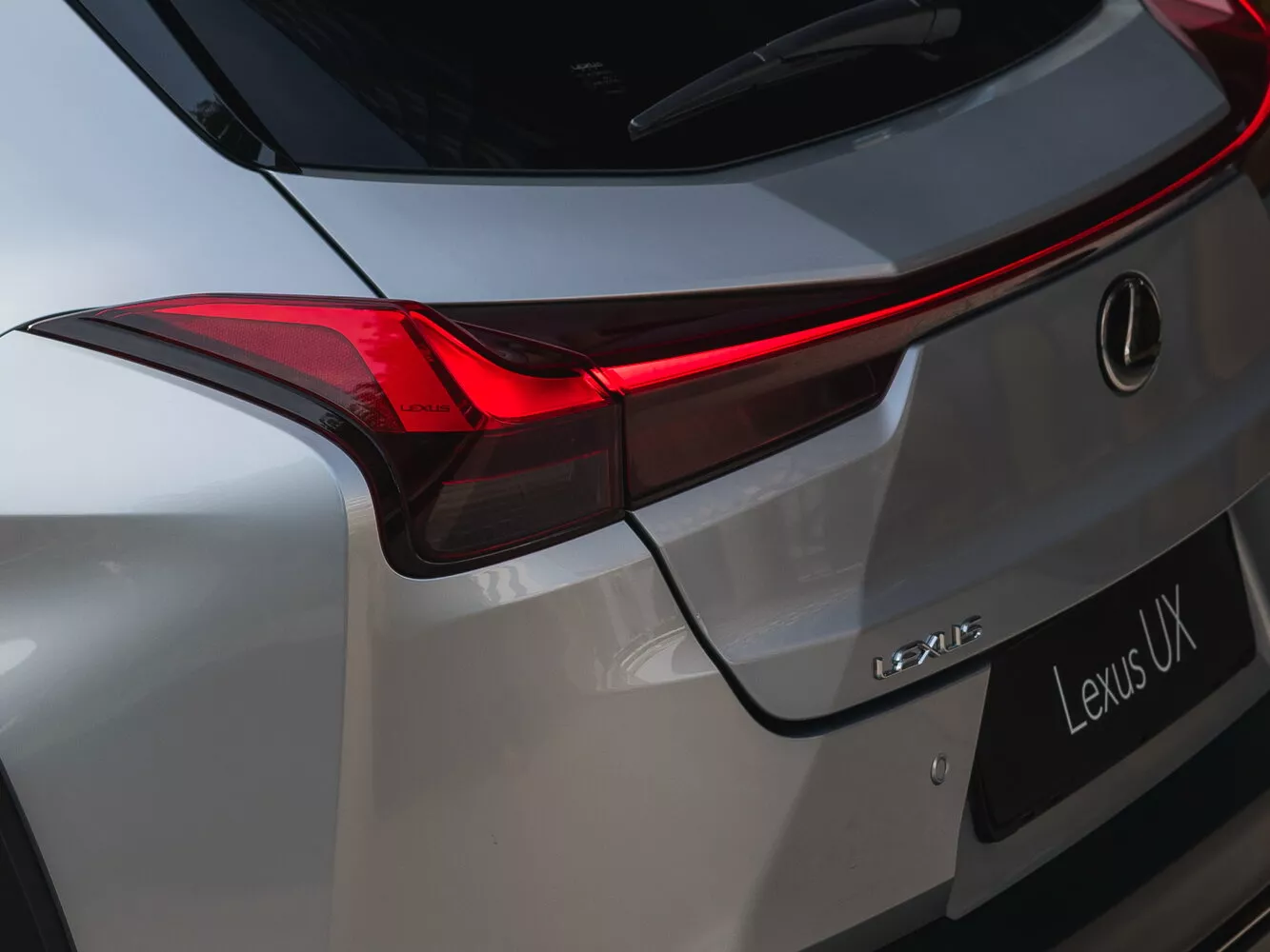 Фото задних фонорей Lexus UX  I 2018 -  2024 
                                            