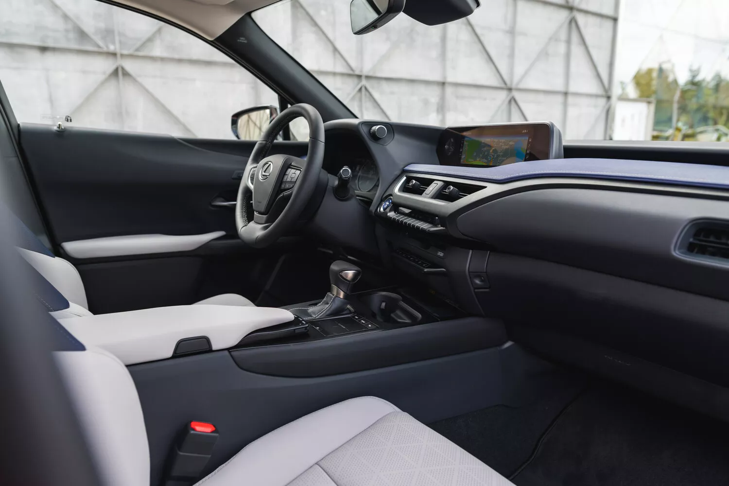 Фото салона спереди Lexus UX  I 2018 -  2024 
                                            