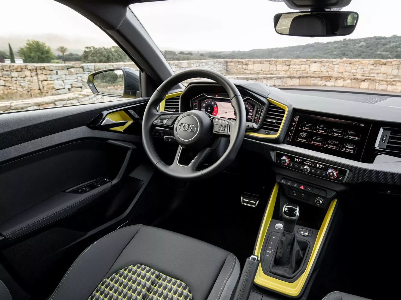 Фото салона спереди Audi A1  II (GB) 2018 -  2024 
                                            