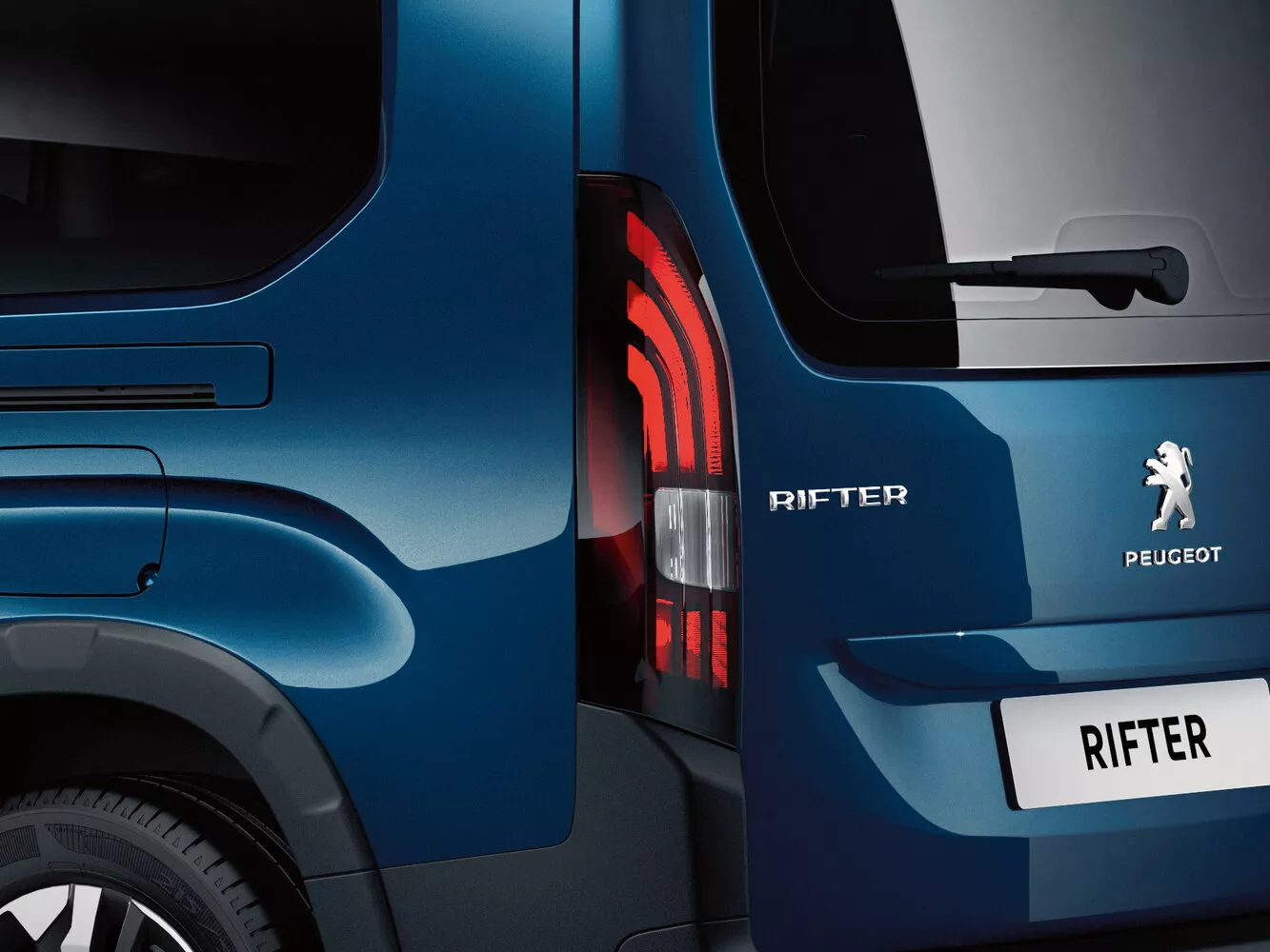 Фото задних фонорей Peugeot Rifter Long I 2018 -  2024 
                                            