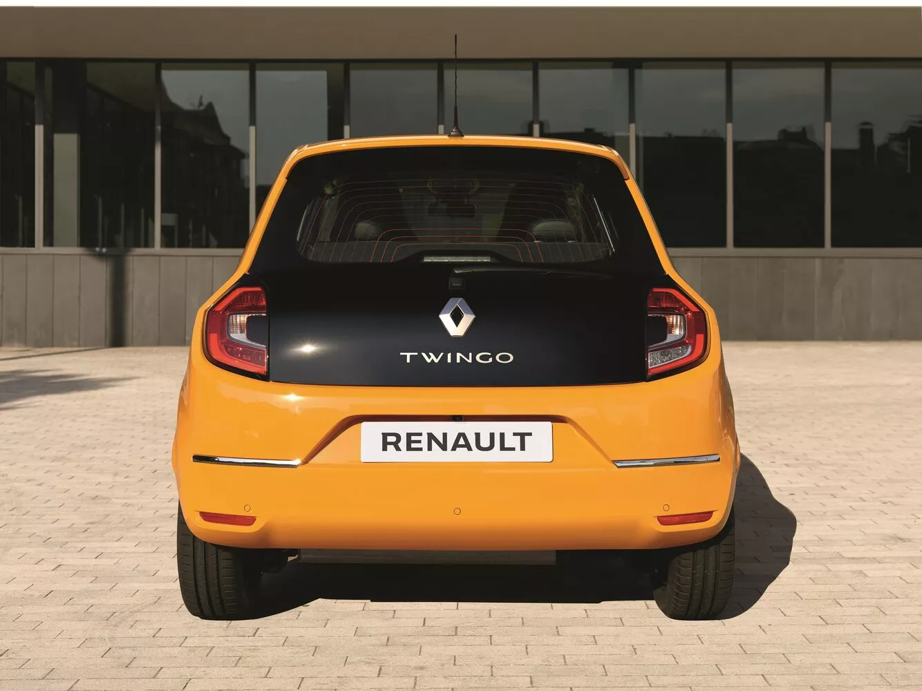 Фото сзади Renault Twingo  III Рестайлинг 2019 -  2024 
                                            