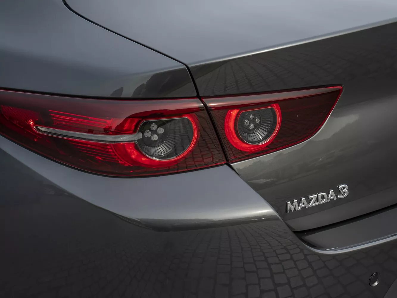 Фото задних фонорей Mazda 3  IV (BP) 2019 -  2024 
                                            