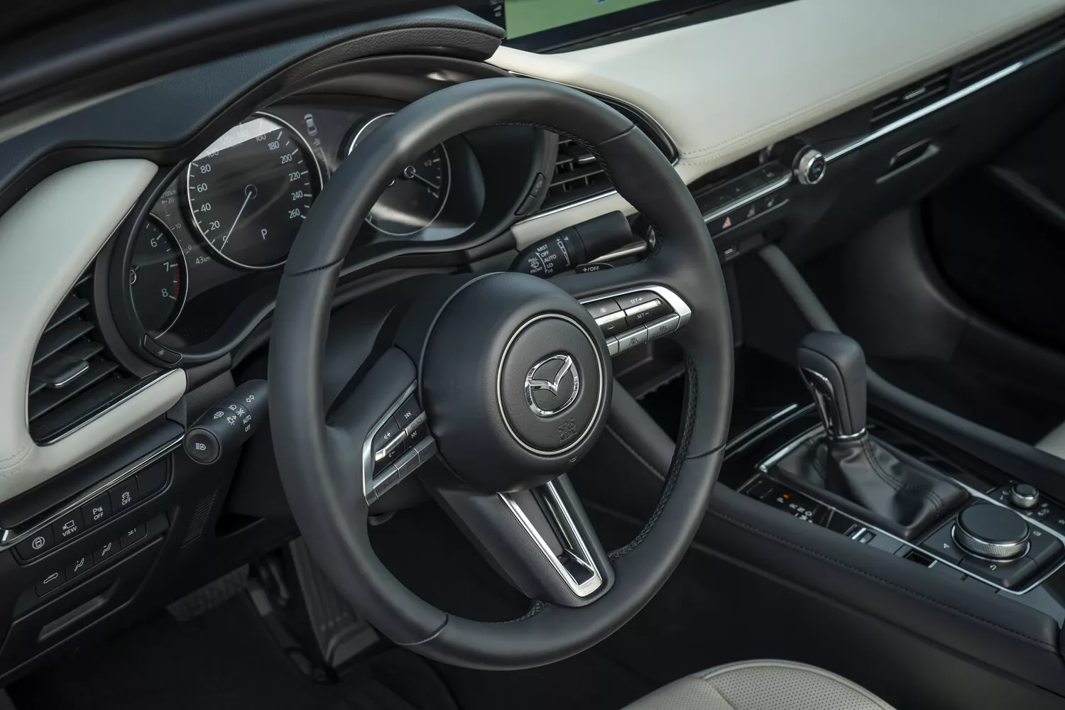Фото рулевого колеса Mazda 3  IV (BP) 2019 -  2024 
                                            