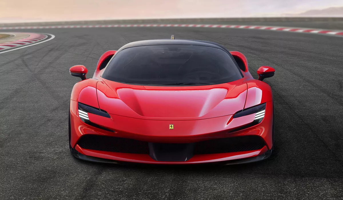 Фото спереди Ferrari SF90 Stradale  I 2019 -  2024 
                                            