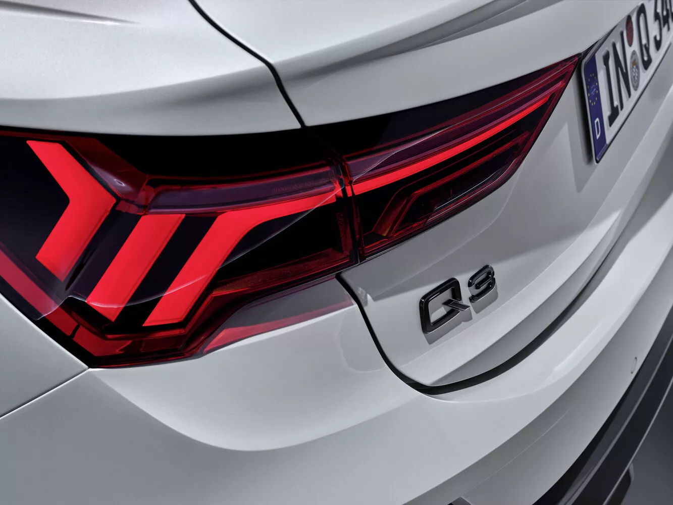Фото задних фонорей Audi Q3 Sportback  I (F3) 2019 -  2024 
                                            