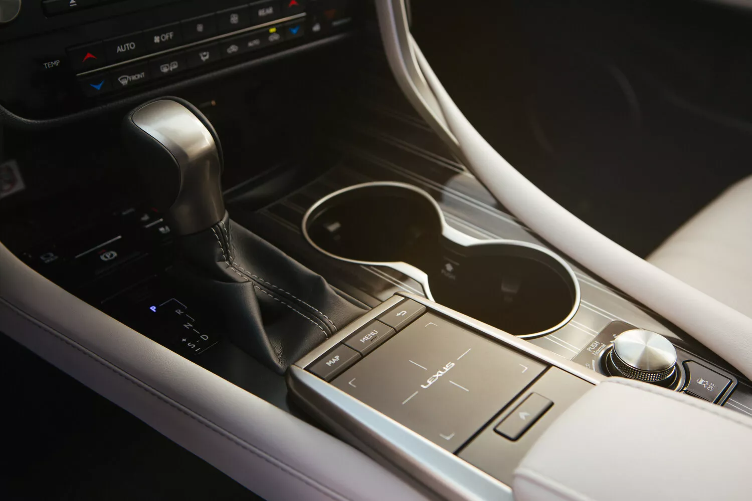 Фото коробки передач Lexus RX L IV Рестайлинг 2019 -  2024 
                                            