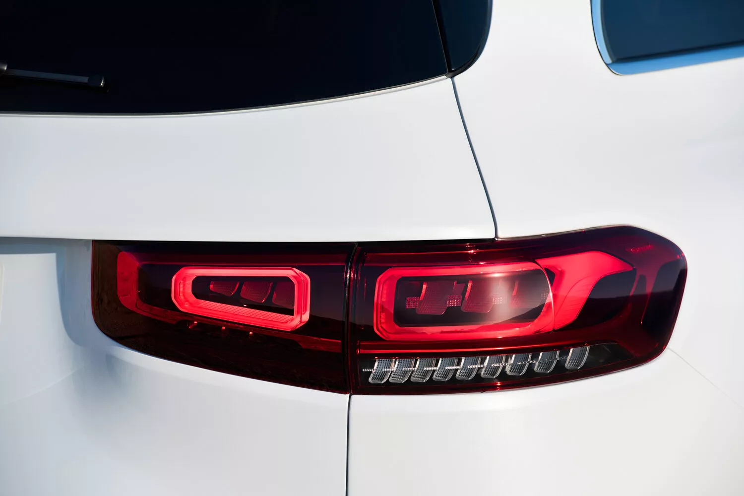 Фото задних фонорей Mercedes-Benz GLB  I (X247) 2019 -  2024 
                                            