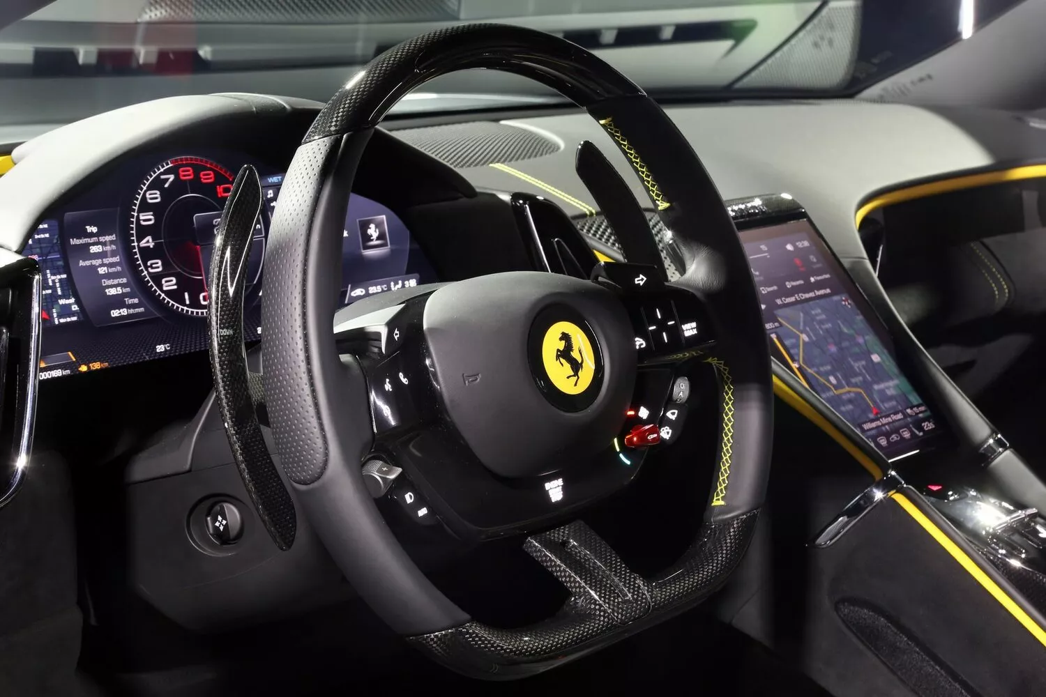 Фото рулевого колеса Ferrari Roma   2019 -  2024 
                                            
