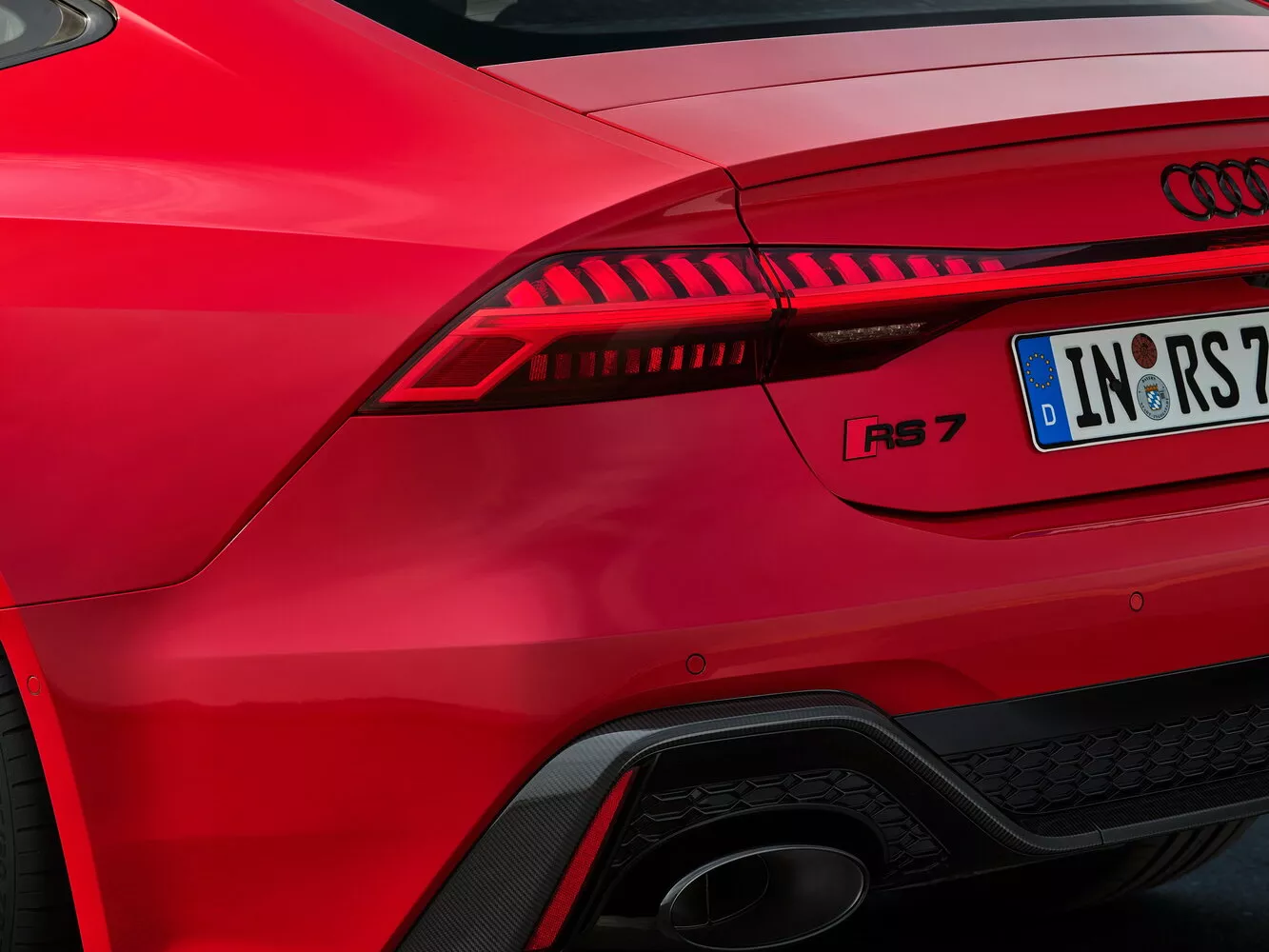 Фото задних фонорей Audi RS 7  II (4K) 2019 -  2024 
                                            