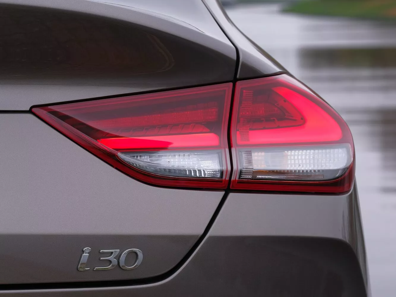 Фото задних фонорей Hyundai i30 Fastback III Рестайлинг 2 2020 -  2024 
                                            