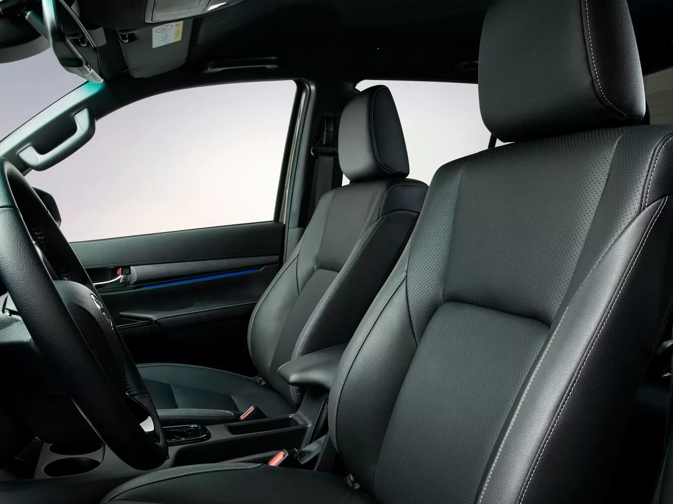 Фото места водителя Toyota Hilux  VIII Рестайлинг 2020 -  2024 
                                            