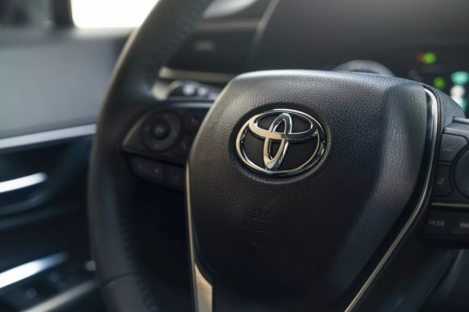 Фото рулевого колеса Toyota Venza  II 2020 -  2024 
                                            