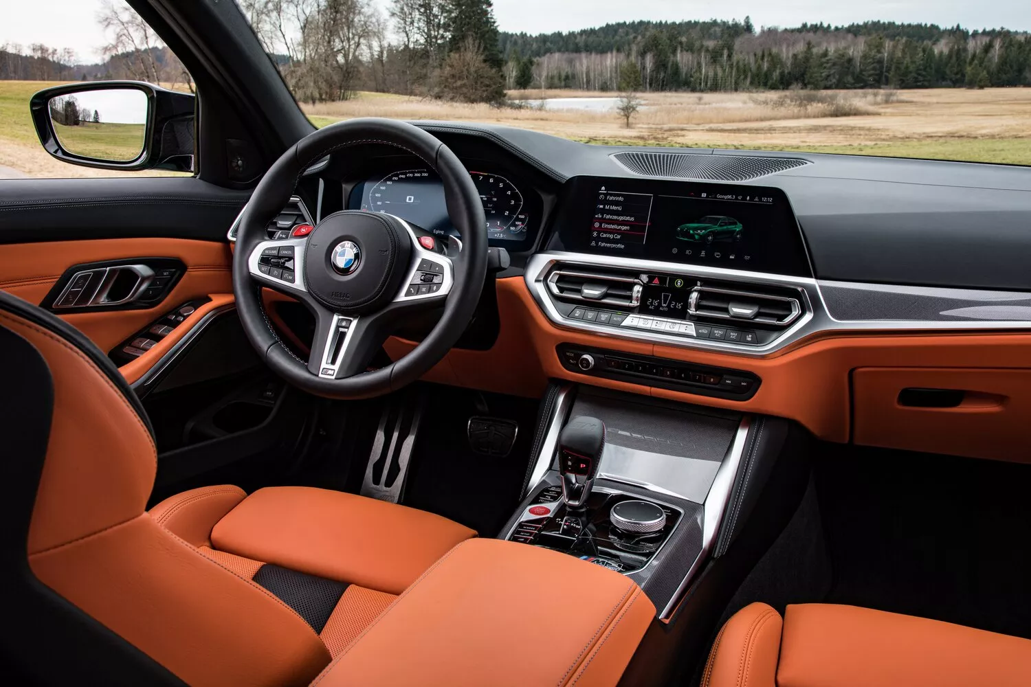 Фото салона спереди BMW M3  VI (G80) 2020 -  2024 
                                            