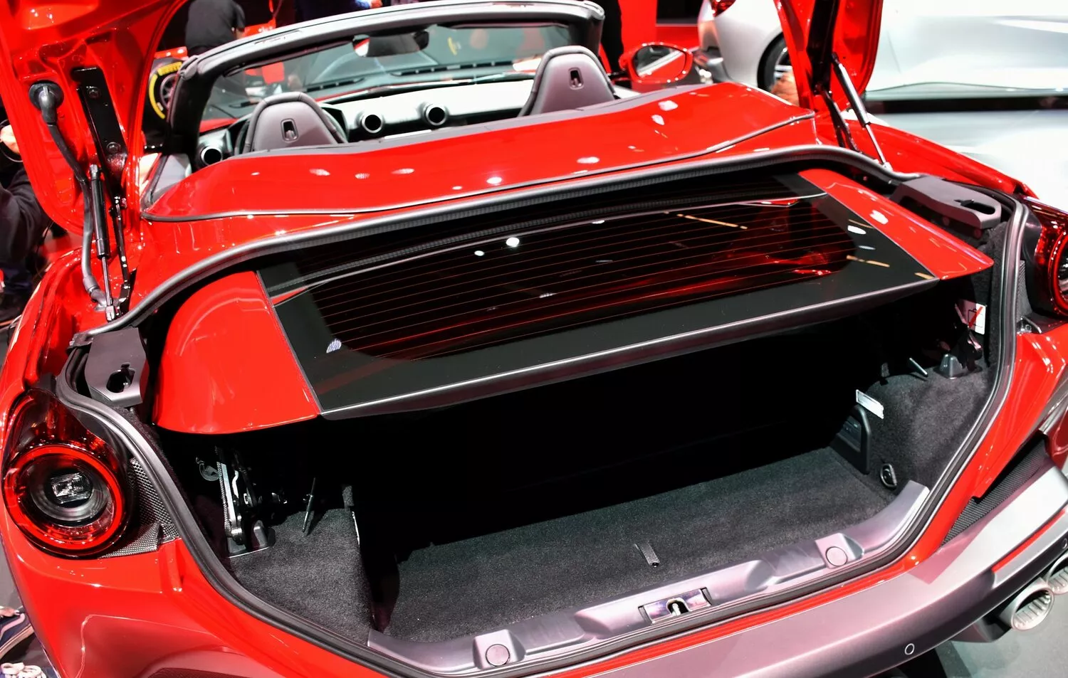 Фото багажника Ferrari Portofino  I Рестайлинг (M) 2020 -  2024 
                                            