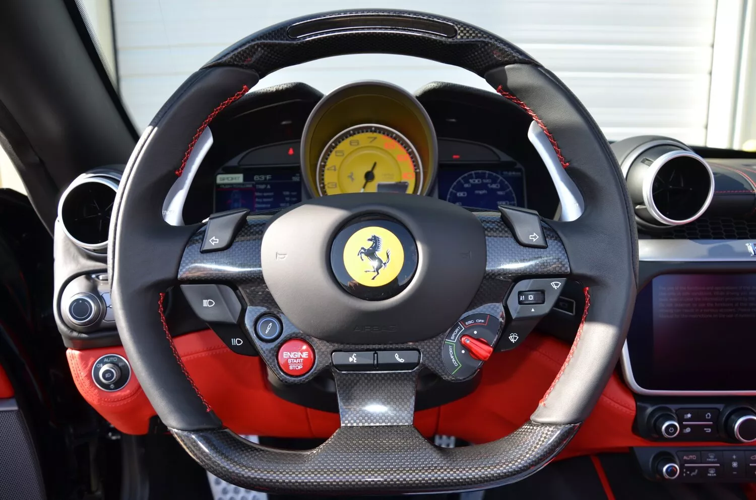 Фото рулевого колеса Ferrari Portofino  I Рестайлинг (M) 2020 -  2024 
                                            