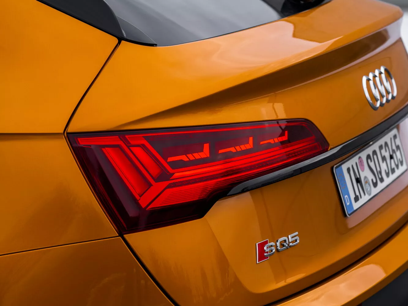 Фото задних фонорей Audi SQ5 Sportback  I (FY) 2020 -  2024 
                                            