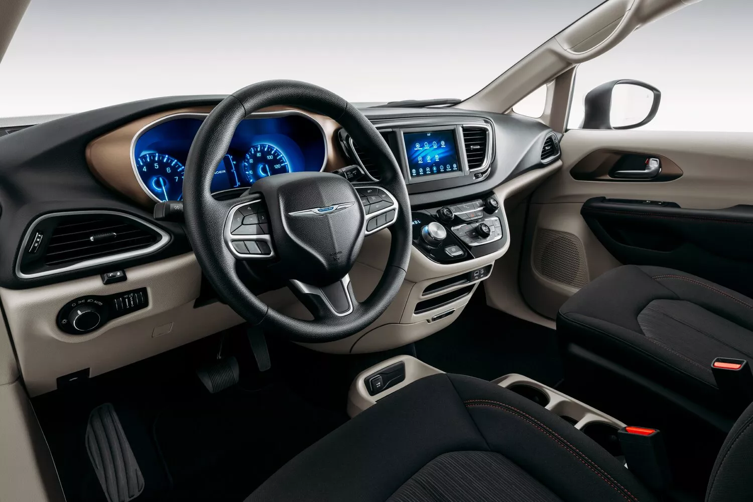 Фото места водителя Chrysler Voyager  VI 2019 -  2024 
                                            