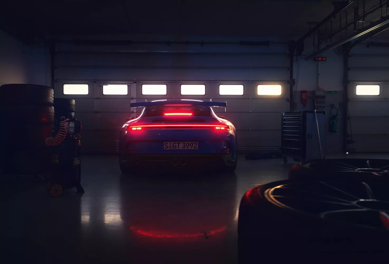 Фото задних фонорей Porsche 911 GT3  992 2021 -  2024 
                                            
