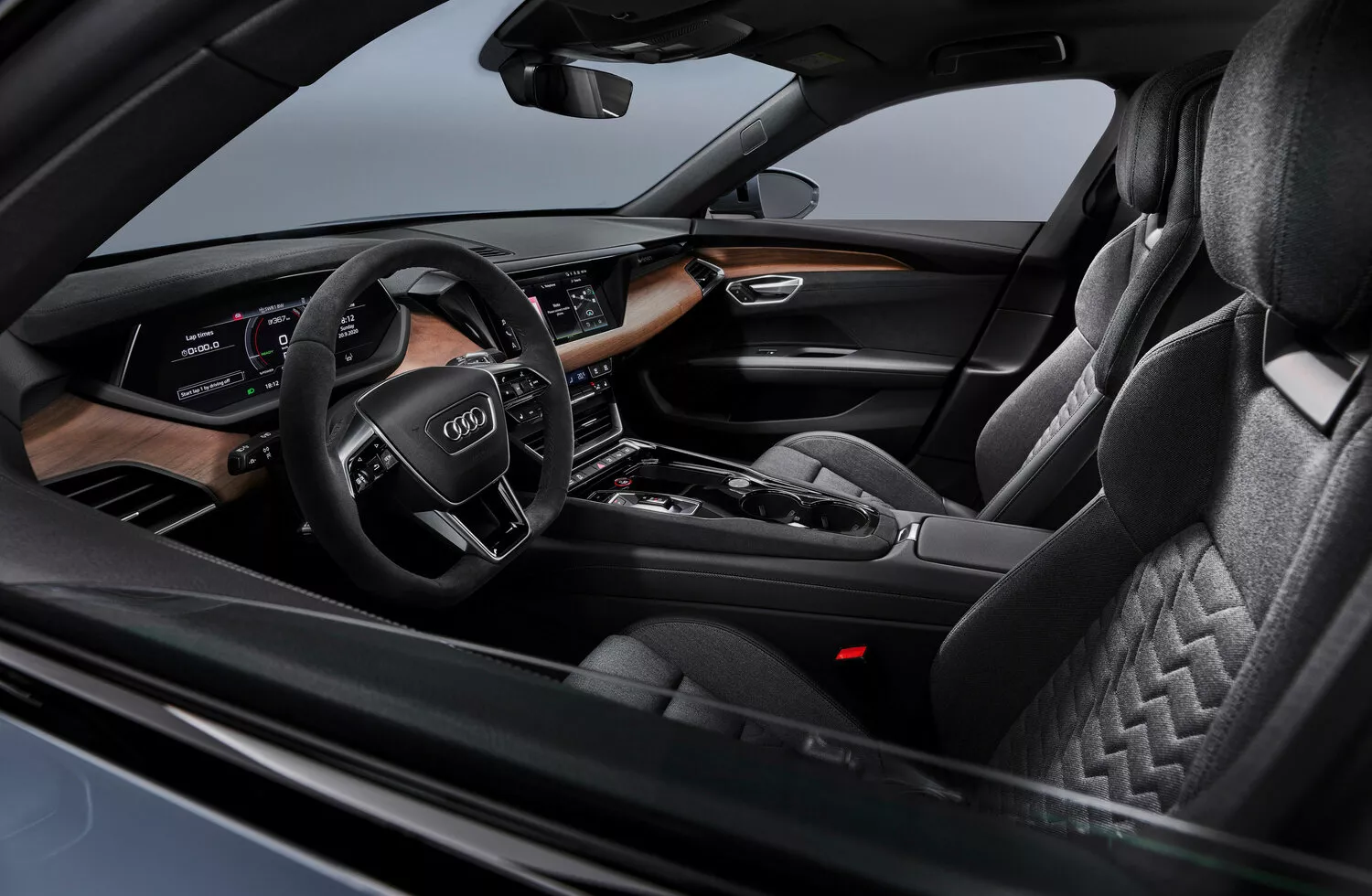Фото места водителя Audi e-tron GT   2020 -  2024 
                                            