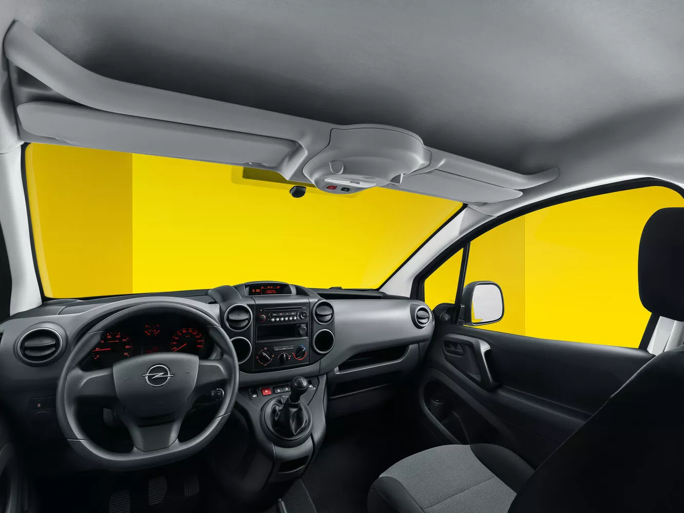 Фото салона спереди Opel Combo  PCMA 2020 -  2024 
                                            