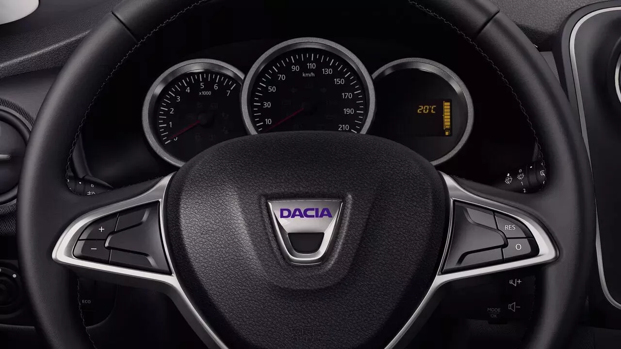 Фото приборной панели Dacia Lodgy  I Рестайлинг 2017 -  2024 
                                            