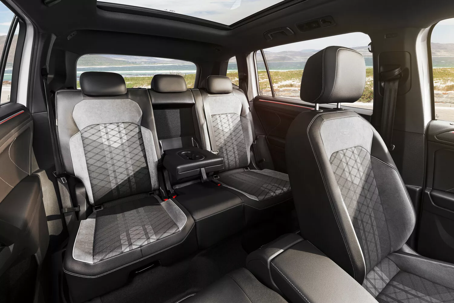Фото сидений Volkswagen Tiguan Allspace II Рестайлинг 2020 -  2024 
                                            