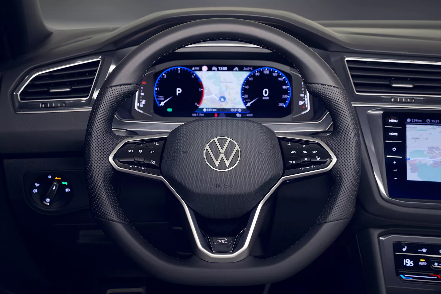 Фото рулевого колеса Volkswagen Tiguan Allspace II Рестайлинг 2020 -  2024 
                                            
