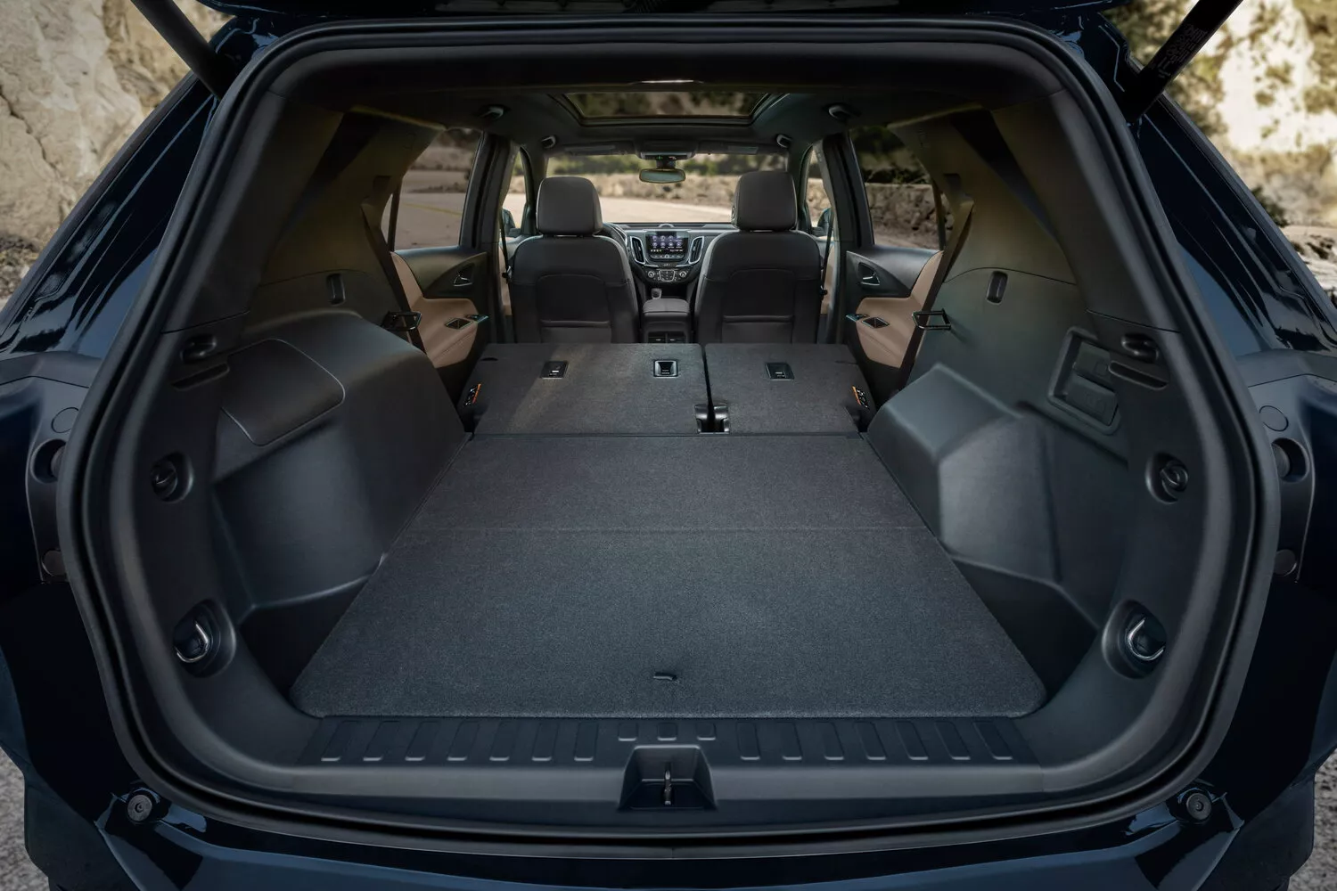 Фото багажника Chevrolet Equinox  III Рестайлинг 2020 -  2024 
                                            