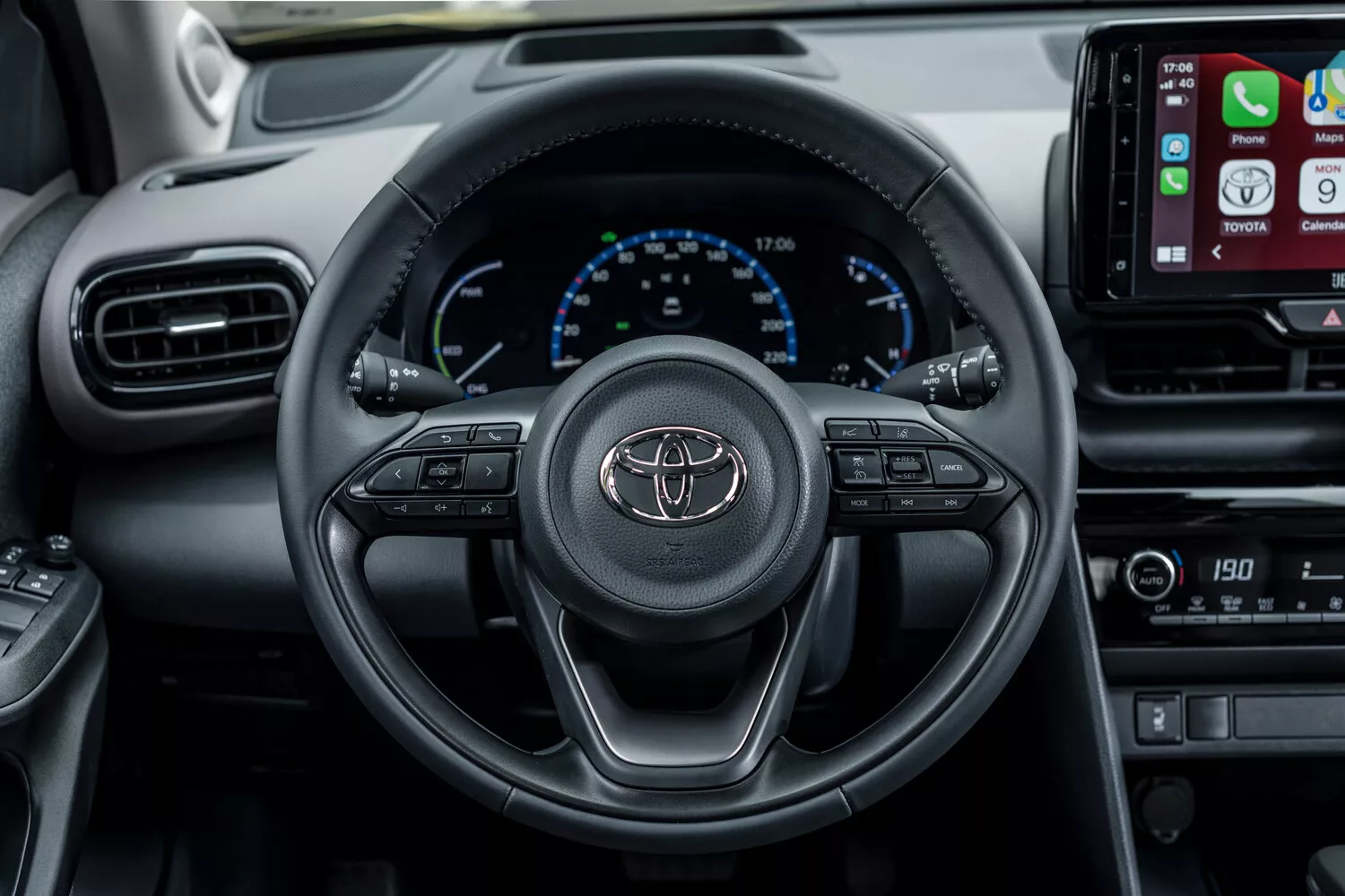 Фото рулевого колеса Toyota Yaris Cross   2020 -  2024 
                                            