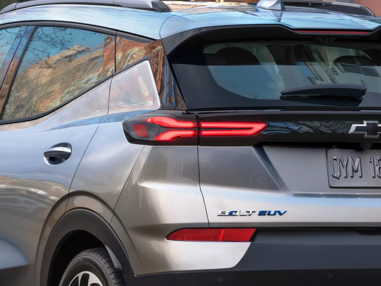 Фото задних фонорей Chevrolet Bolt EUV   2021 -  2024 
                                            