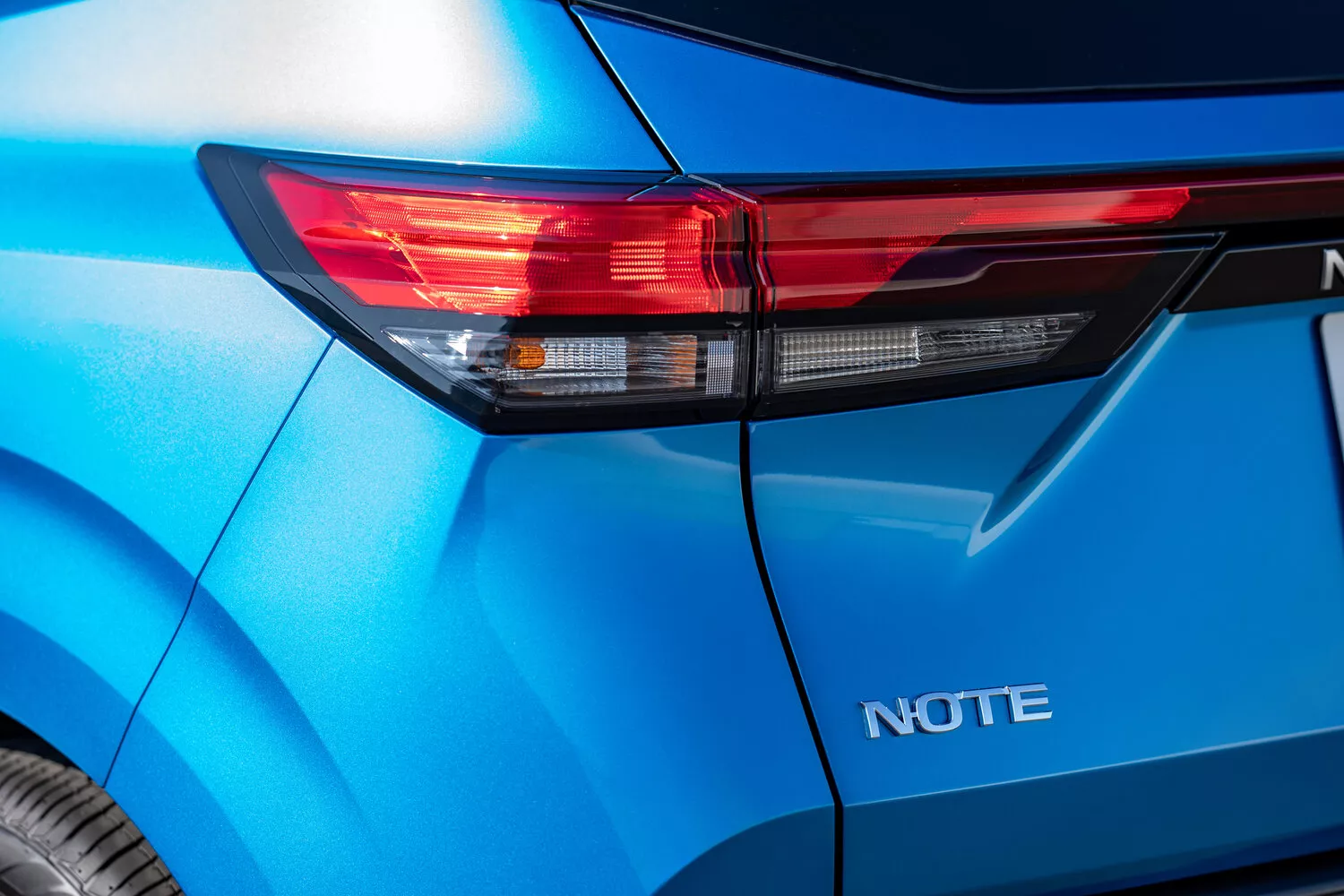 Фото задних фонорей Nissan Note  III 2020 -  2024 
                                            