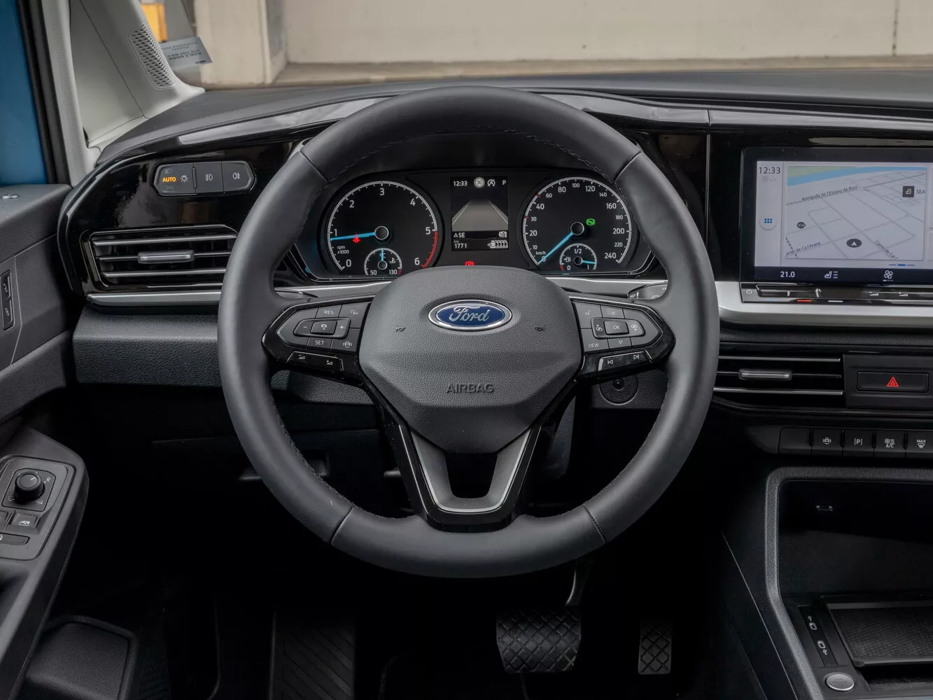 Фото рулевого колеса Ford Tourneo Connect  III 2021 -  2024 
                                            