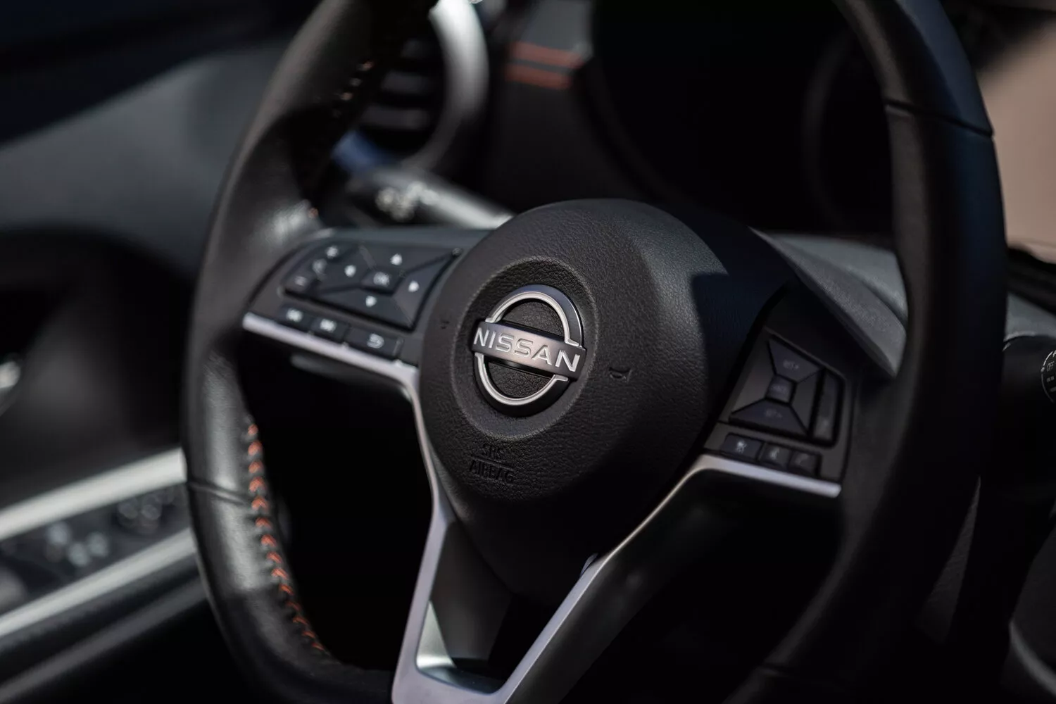 Фото рулевого колеса Nissan Versa  III Рестайлинг 2022 -  2024 
                                            