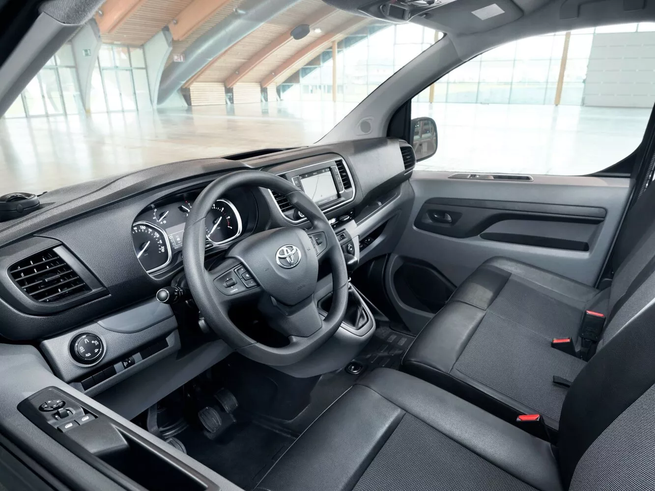 Фото места водителя Toyota ProAce L1 II 2016 -  2024 
                                            
